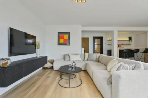 Stunning new and modern apartment with large terrace and free parking